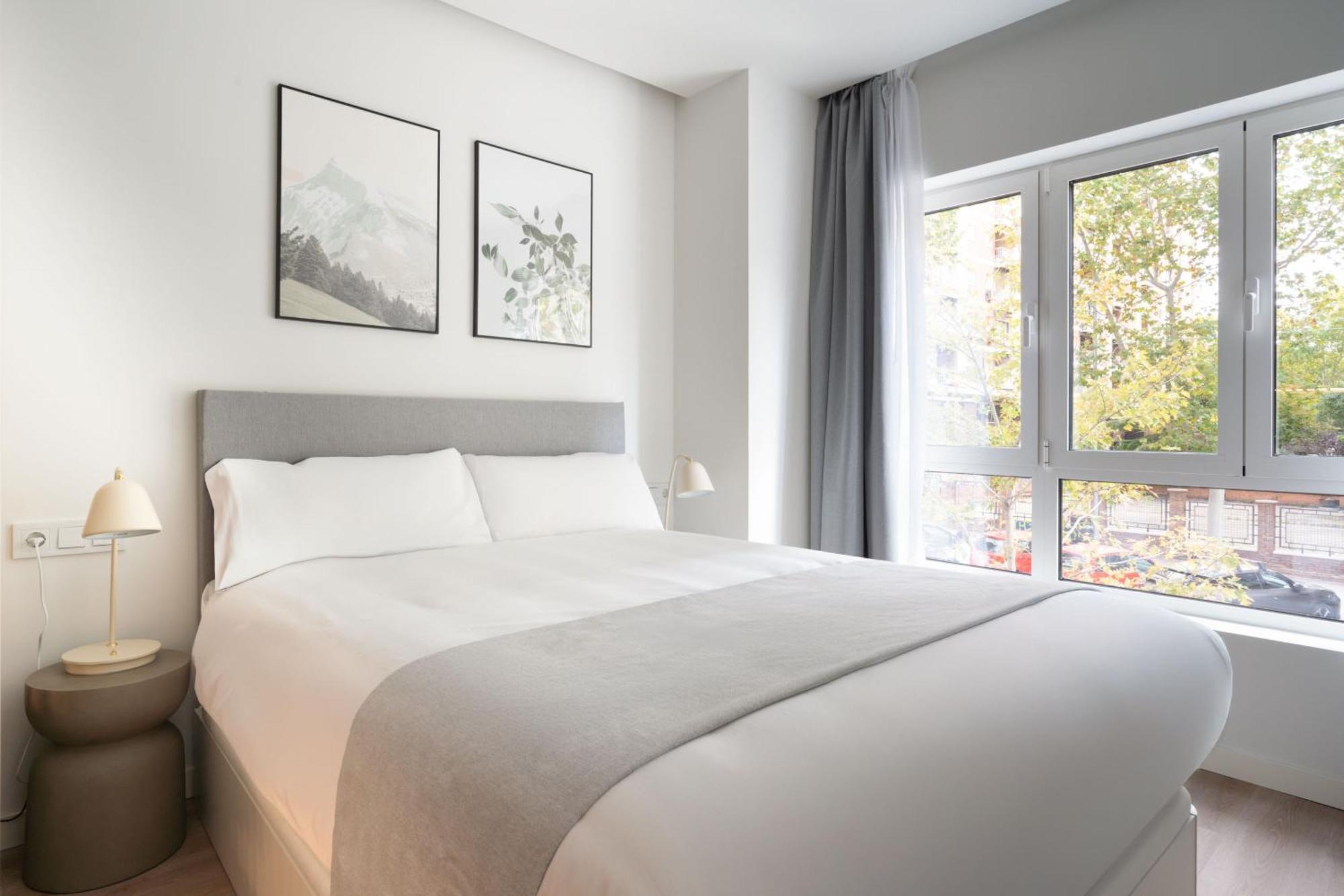 Limehome Madrid Calle De Juan Hurtado De Mendoza エクステリア 写真